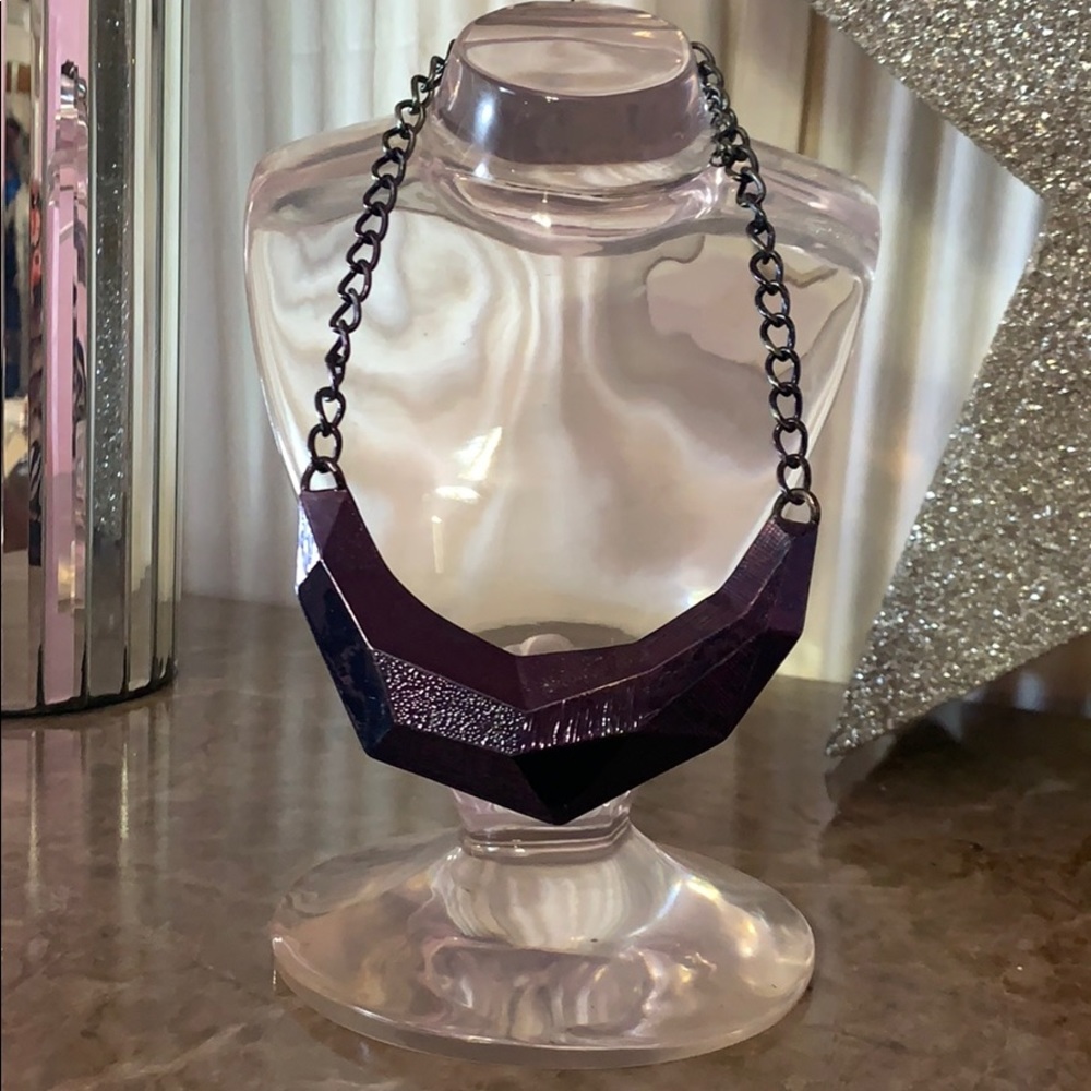 Deep metal necklace
